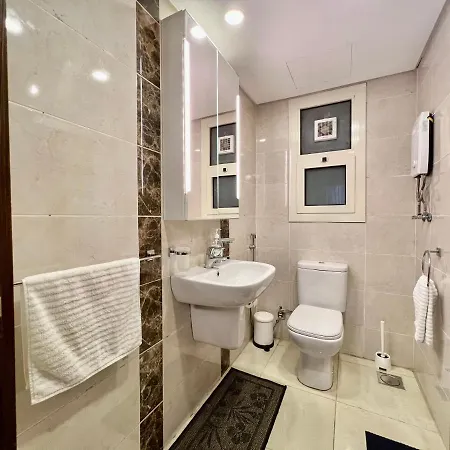 Luxury Hotel Apartment With Pools In Front Auc Cairo Exterior photo