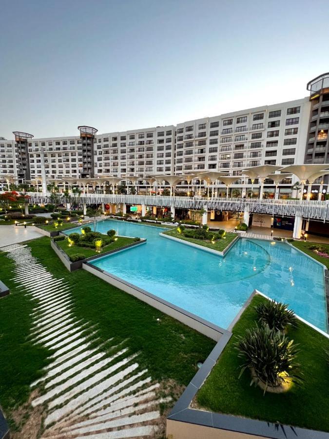 Luxury With Pools In Front Auc Apartmán