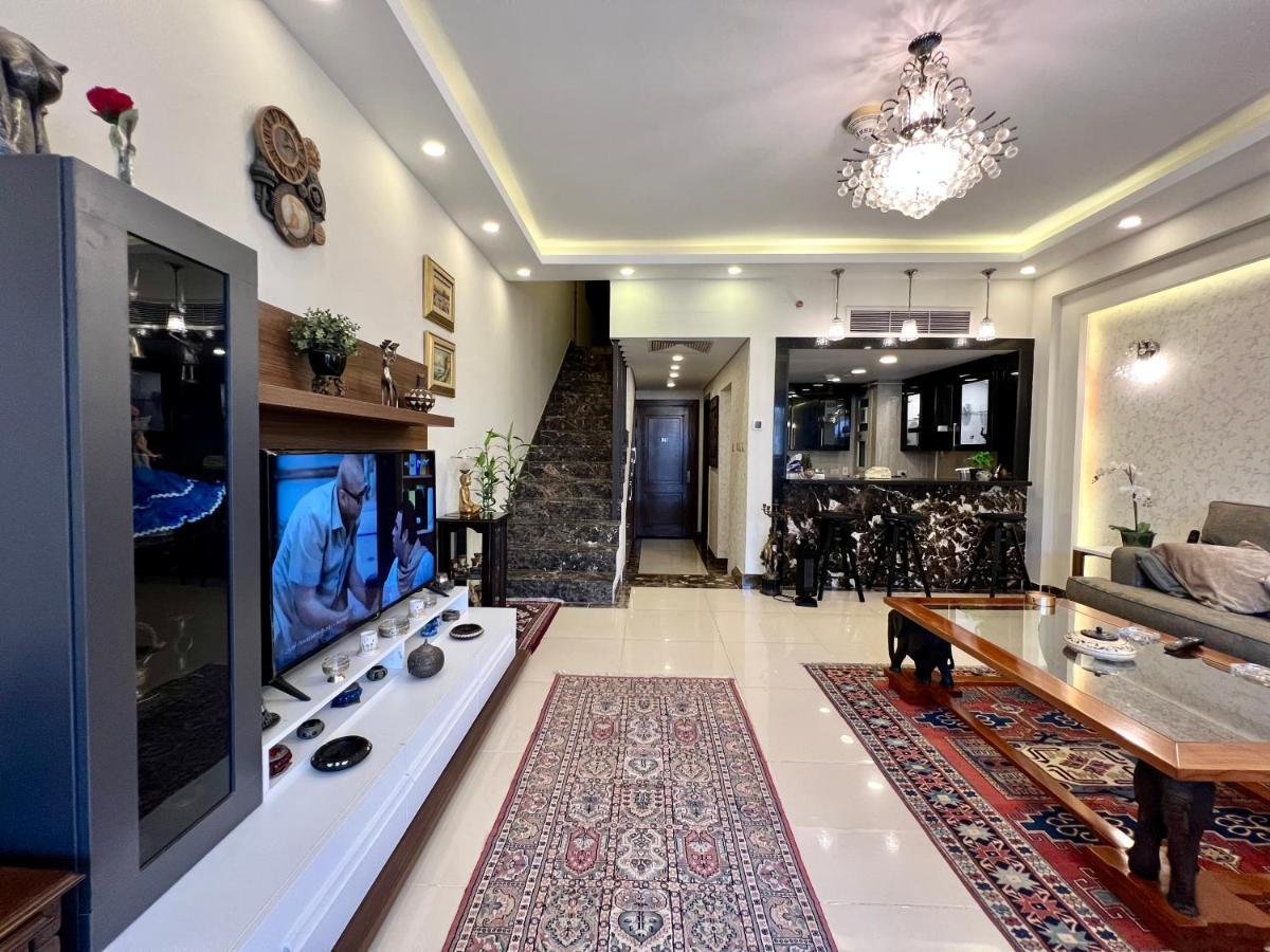 Luxury With Pools In Front Auc Apartman