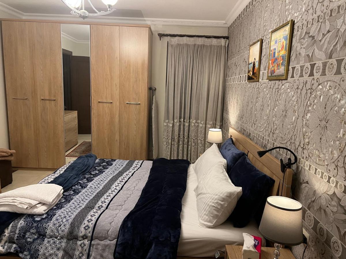 Luxury With Pools In Front Auc Apartman Kairó