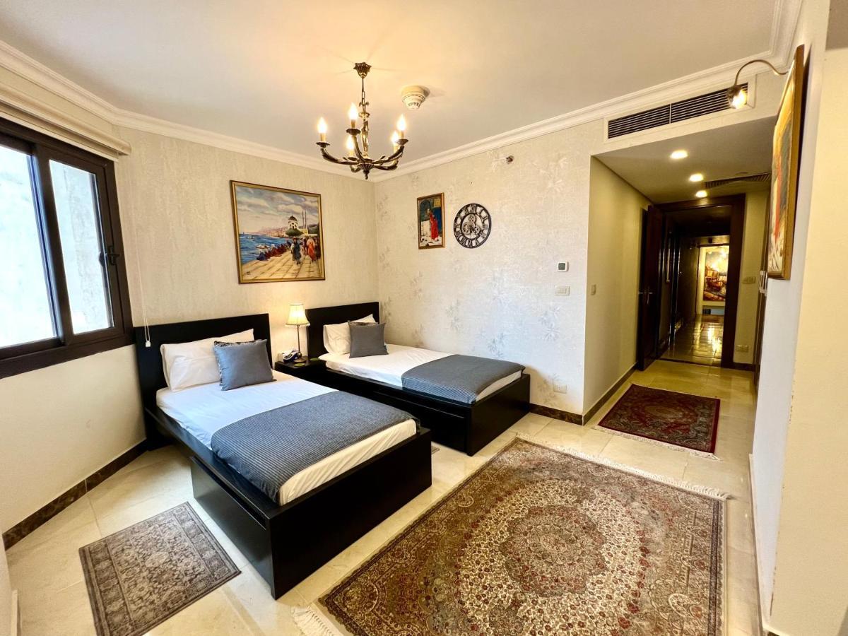 Luxury With Pools In Front Auc Apartment *