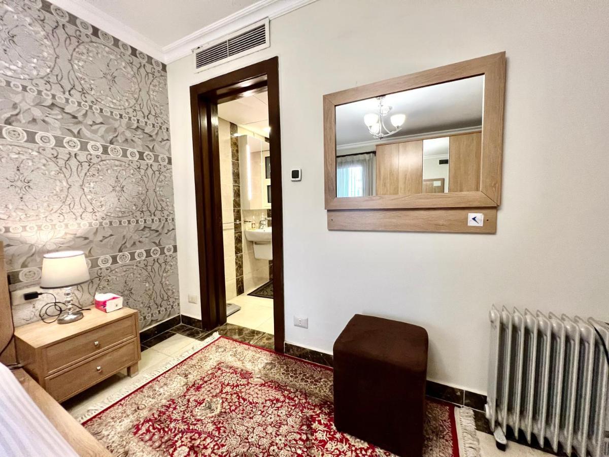 Apartment Luxury With Pools In Front Auc Cairo